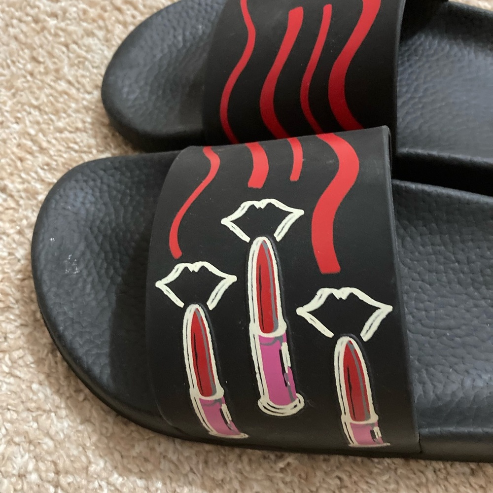 Authentic Valentino Slides - Picture 5 of 10